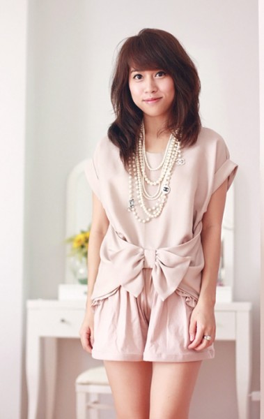 Streetstyle: 8 looks de style!NUDE CHIC: Linda T, source:http://streetwithlove.blogspot.com Streetstyle: 8 looks de style!