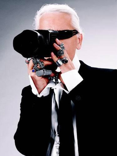 Karl Lagerfeld Au feminin